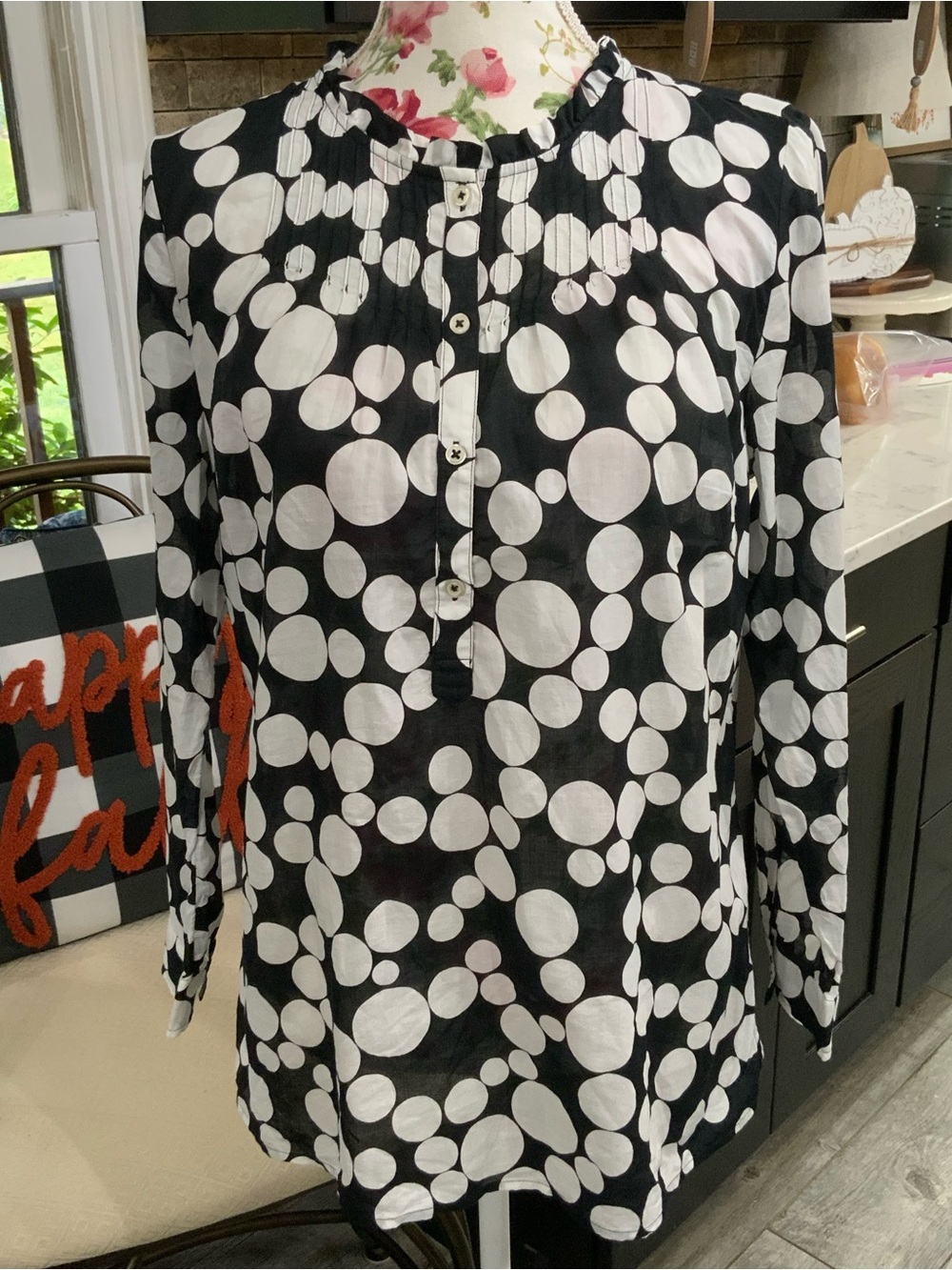 Talbots Tunic Pleated Popover Lightweight Cotton Long Sleeve Black White Circles